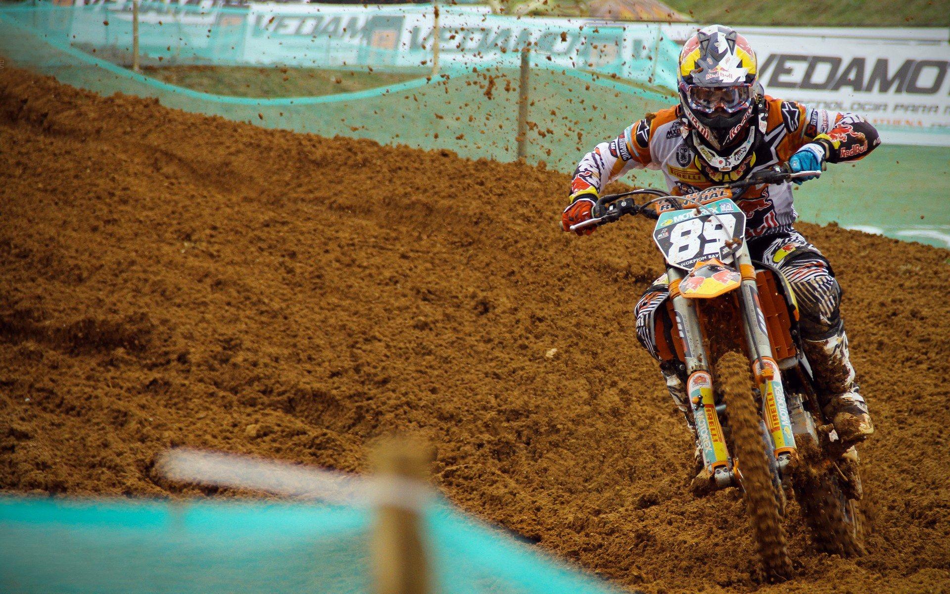 青春风暴再升级！西媒揭秘亚马尔身高暴涨10厘米，科学家预测生长期可持续至21岁